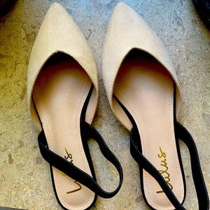 Lulu’s Sling back nude and black flats women’s size 8